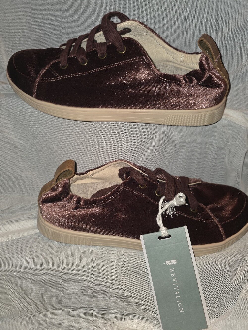 Revitalign Velvet Low-Top Sneakers Grape NEW - Picture 1 of 14